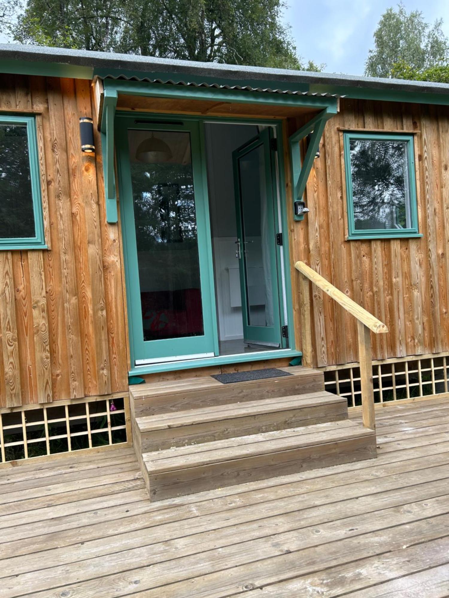 1Lochness Glam Lodges Inverness Exteriör bild