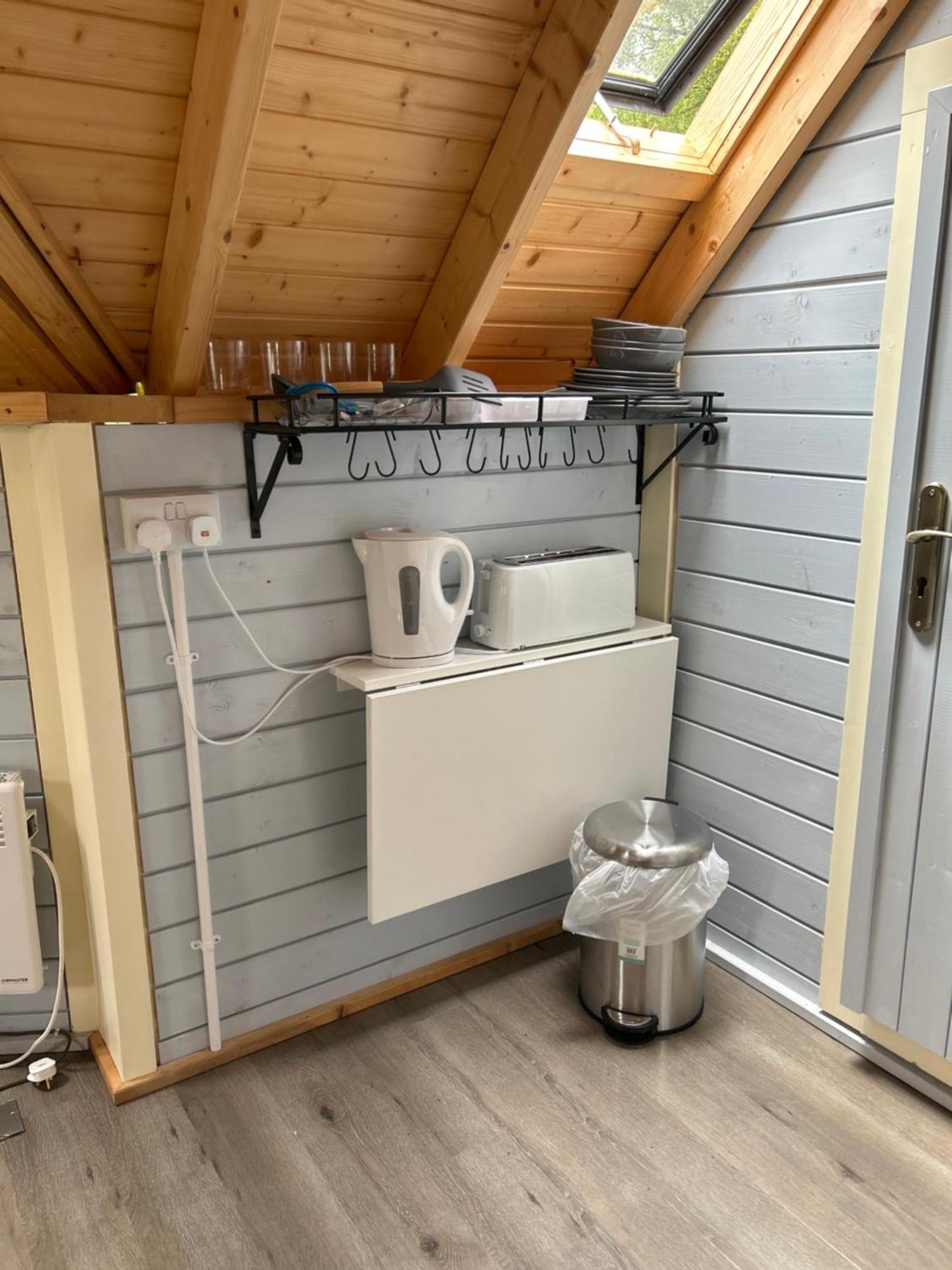 1Lochness Glam Lodges Inverness Exteriör bild