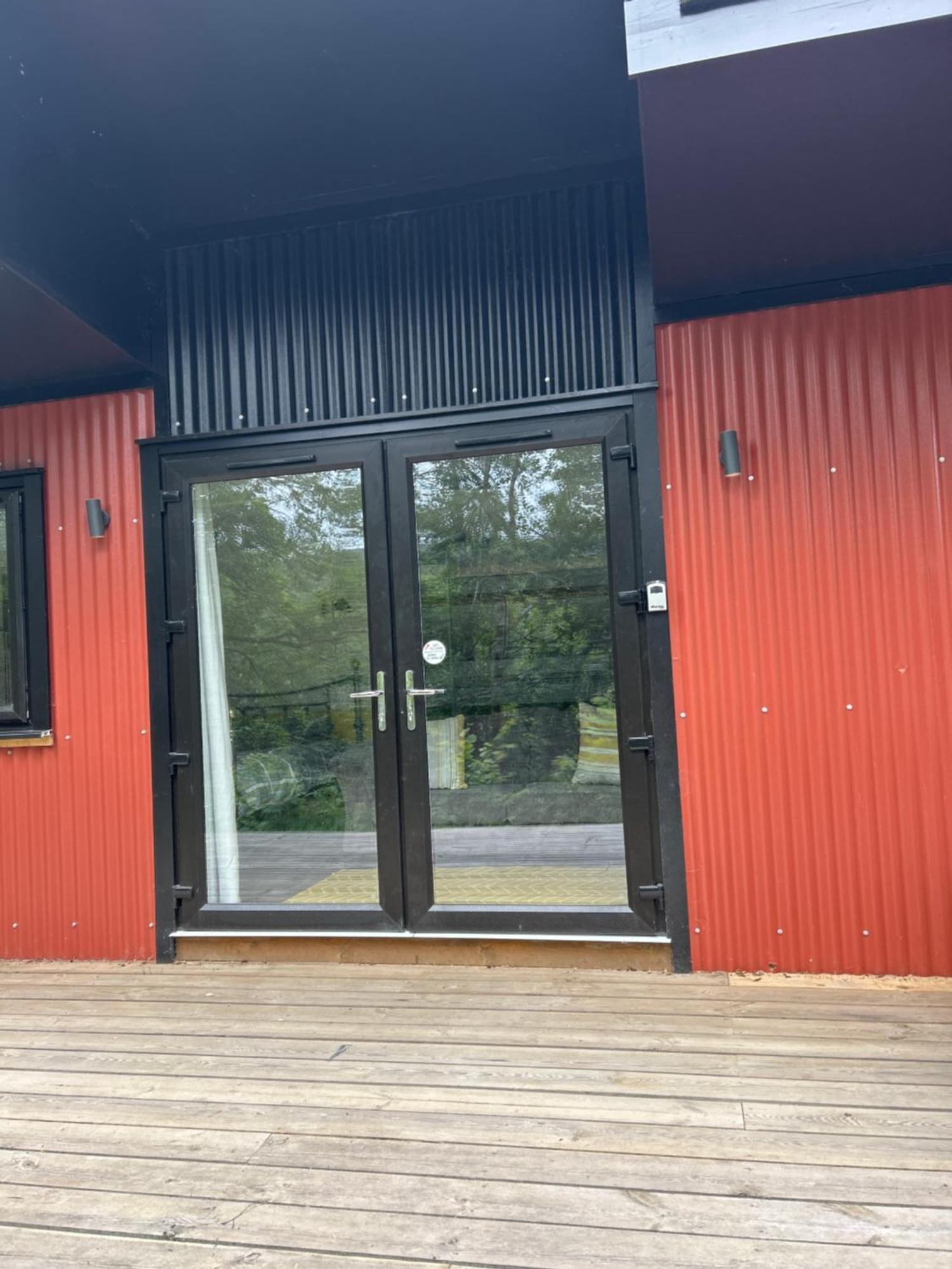 1Lochness Glam Lodges Inverness Exteriör bild